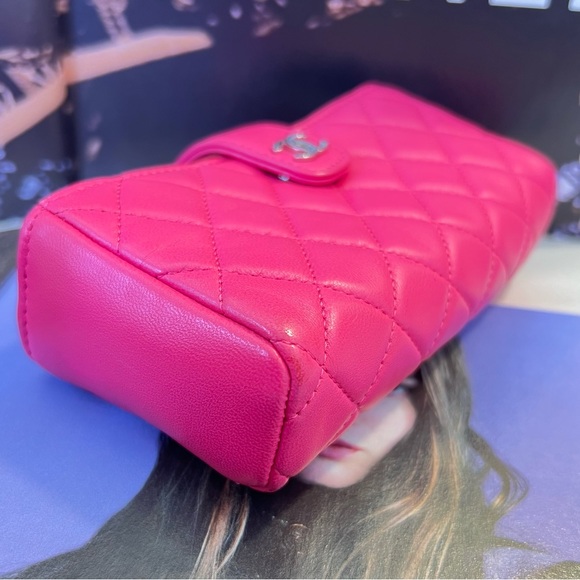 @jordanleacraft Authentic CHANEL Pouch in Hot Pink Quilted Matelasse Lambskin - Picture 4 of 9